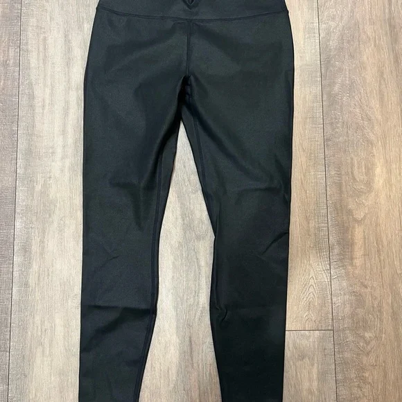 Fabletics High-Waisted Iridescent Luxe Leggings Size Large (Black) - Picture 1 of 11